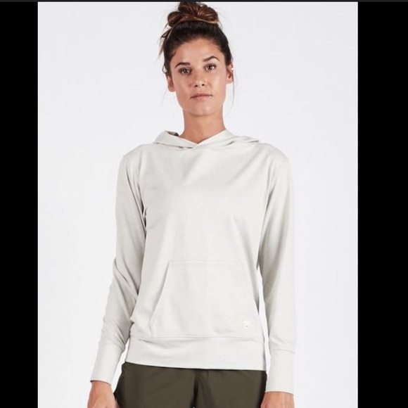 Vuori Jackets & Blazers - vuori halo performance pullover! 🤎